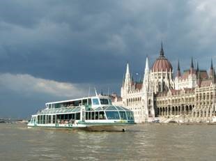 Budapest sightseeing danube cruises